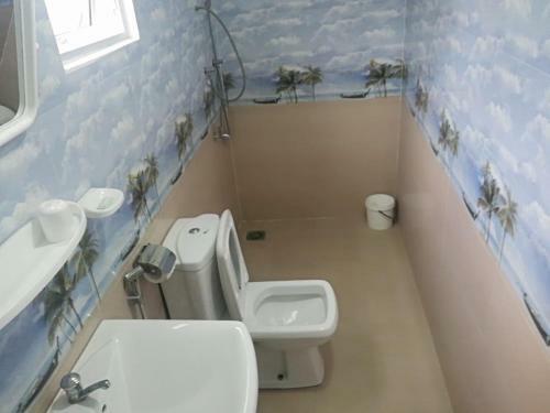 Hostal Oceanic White House