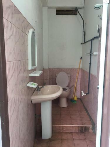 Hostal Tunnel Corner Guest