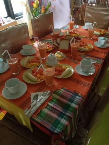 Hostal Redwood Homestay
