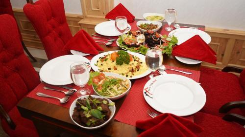 Hotel Twin Villa Red