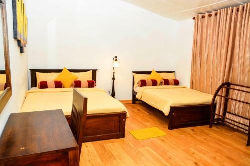 Hostal Little England Bungalow