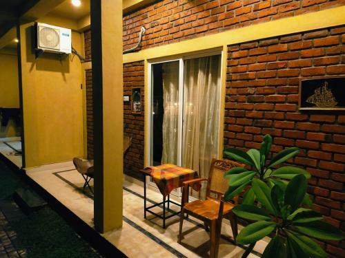 Hostal Petit Guest House