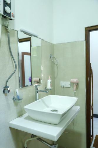 Hostal The Cattleya Guest House