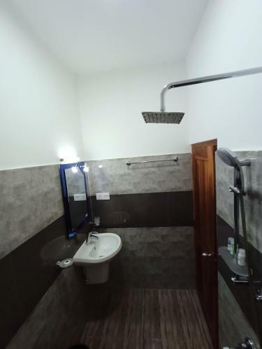 Hostal Three Elephant Holiday Inn