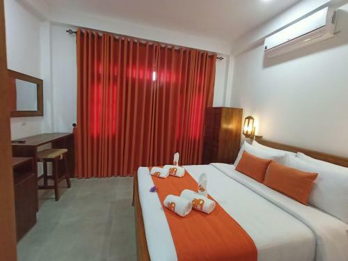 Hostal Three Elephant Holiday Inn