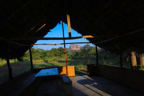 Hostal Sigiriya Rockgate Treehouse
