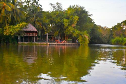 Hotel Pelican Lake
