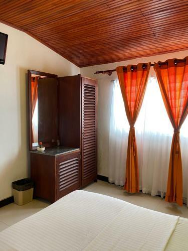 Beach Walk Hotel Unawatuna