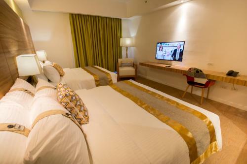 Ferra Hotel And Garden Suites