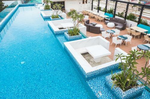 Ferra Hotel And Garden Suites