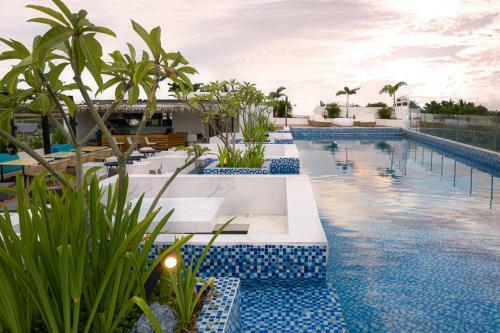 Ferra Hotel And Garden Suites
