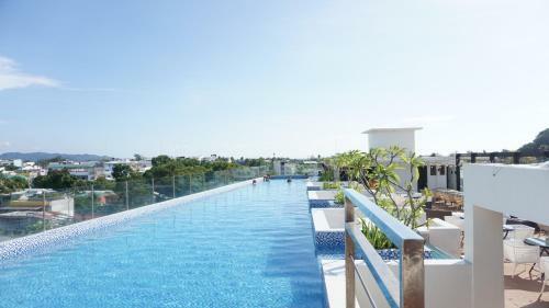 Ferra Hotel And Garden Suites