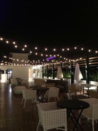 Ferra Hotel And Garden Suites