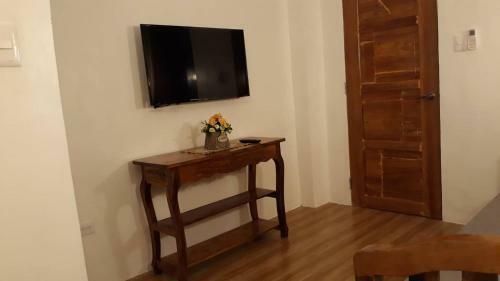 Hotel Marnin's Bora Place