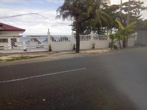 Hostal Loti - Beach Front