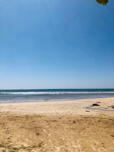 Hostal The Sea View Villa Surf School