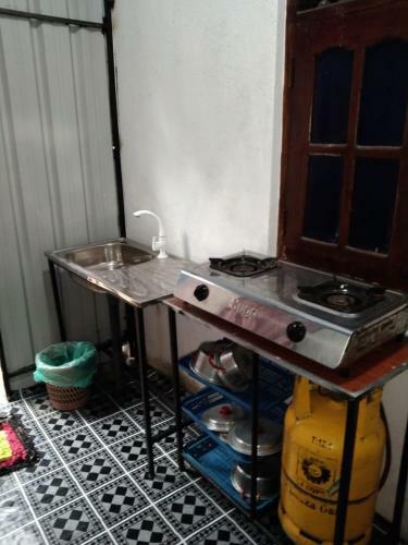 Hostal Didula White House