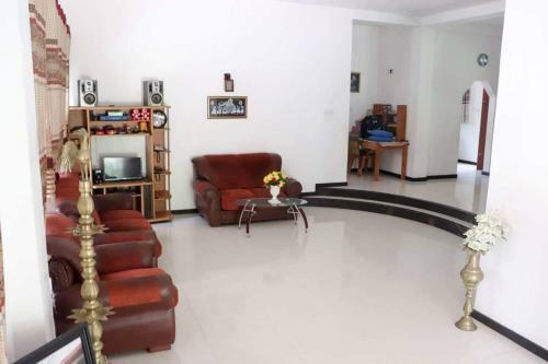 Ileesha Guest& Villa