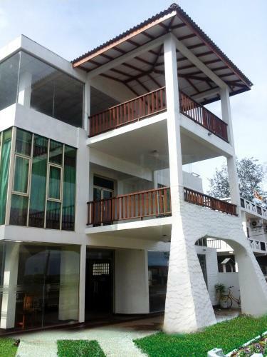 Hotel Agra Lanka Beach Resort