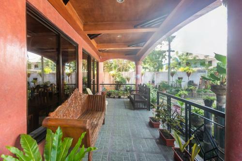 Hotel Oyo 426 Coco Grove Tourist Inn