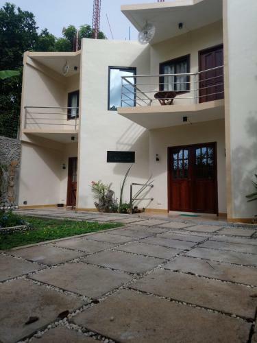 Posada J And C Residences