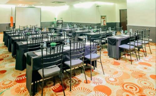 Greenhills Elan Hotel Modern