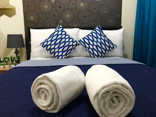 Apartamentos Condo Unit With Balcony In Manila