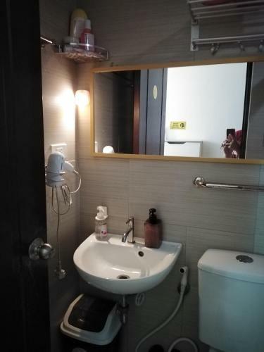Clean And Affordable Studio Apartment Near Airport