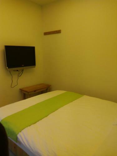 Blue% Hotel