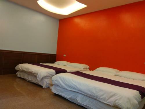 Blue% Hotel