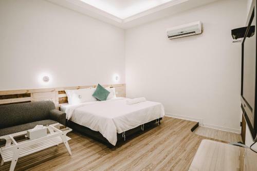 Yellow's Kenting B&B II