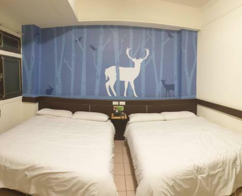 Forever Happiness Hostel