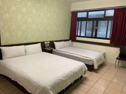 Forever Happiness Hostel