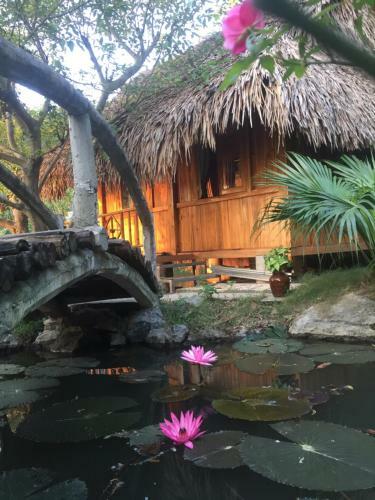 Lodge Hang Lan Bungalow