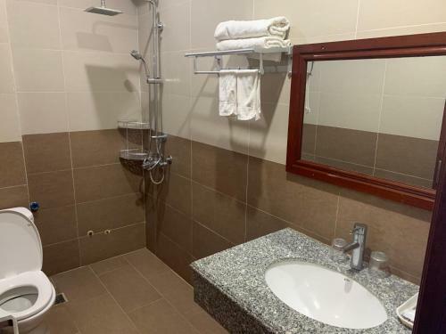 H?ng Th�nh Riverside Hotel
