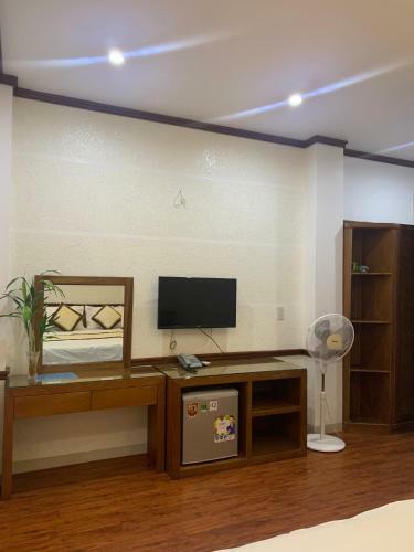 H?ng Th�nh Riverside Hotel