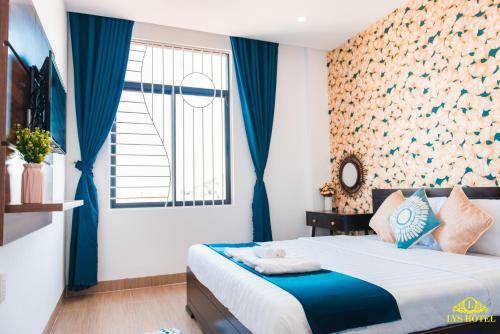 Kh�ch S?n Nh?n L� Lys Hotel