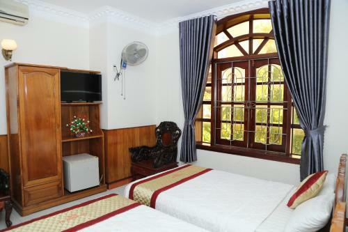 T�n Ho�ng Gia Hotel