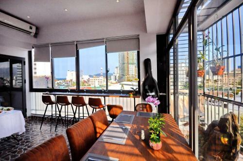 Bed & Breakfast King Homestay