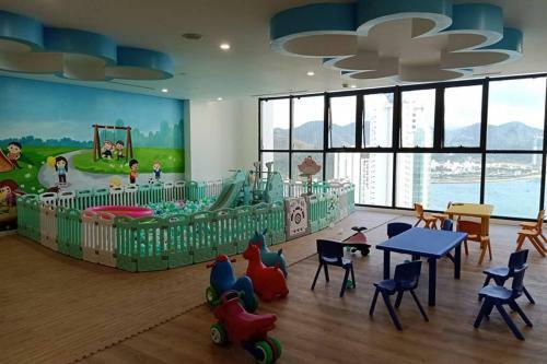 Scenia Bay Apartment With Seaview