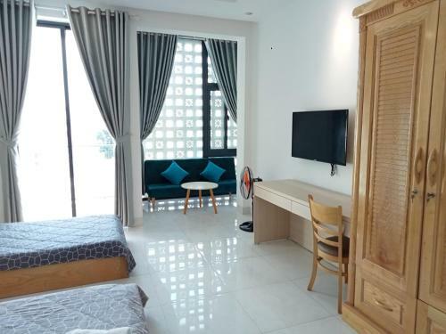 Lee Apartment