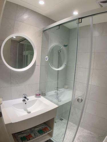 Shine Residence