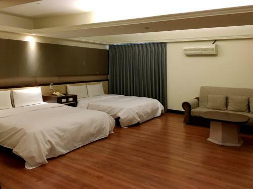 Zaw Jung Business Hotel