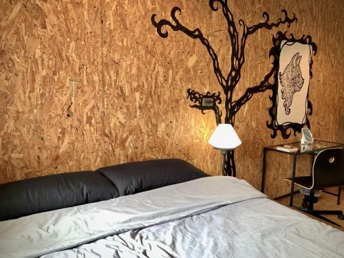 Hostal Shadow House