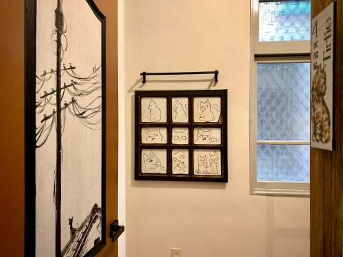 Hostal Shadow House