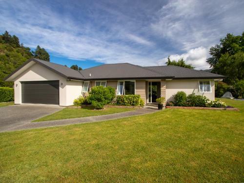 Marahau Oasis - Marahau Holiday Home