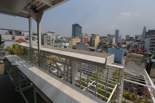 Full House Hostel