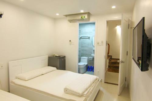 Full House Hostel