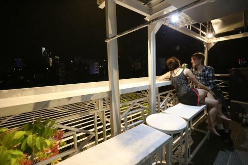 Full House Hostel