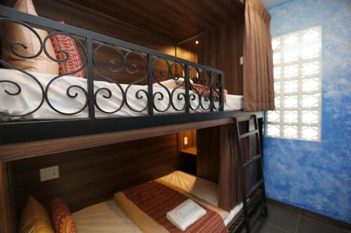 Aquarizon Boutique Hostel & City Bar